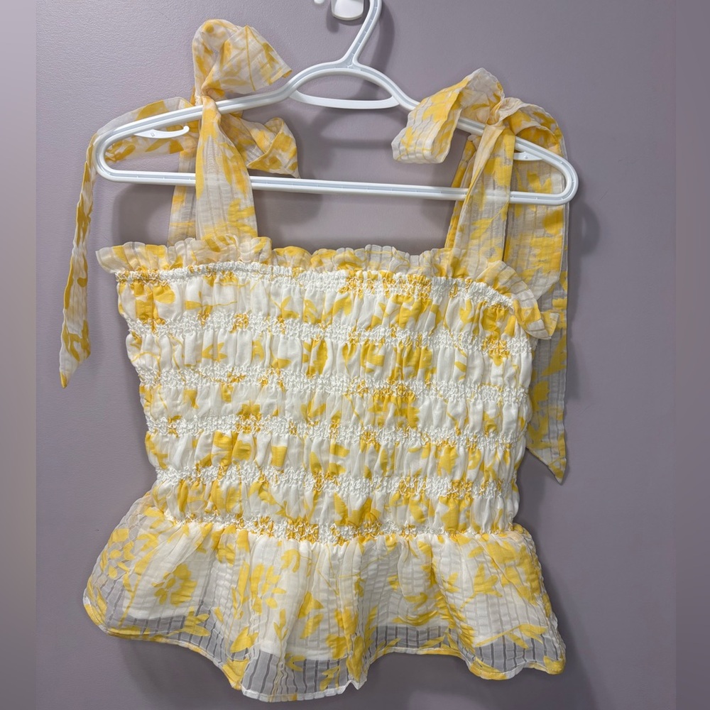 En Saison Audrey Tie Strap Floral Smocked Peplum Top M